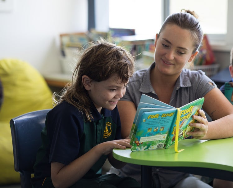 student-reading-with-slso